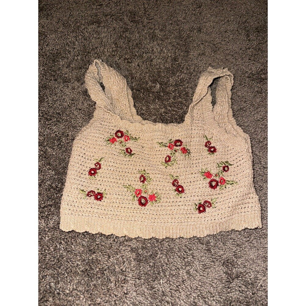Nisan crochet flower cream top